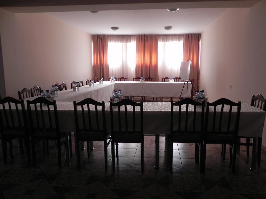 Europa+T Hotel Tbilisi Buitenkant foto
