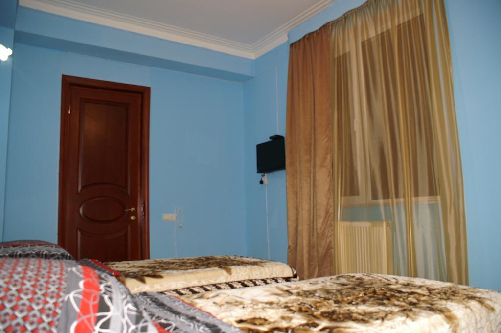 Europa+T Hotel Tbilisi Kamer foto